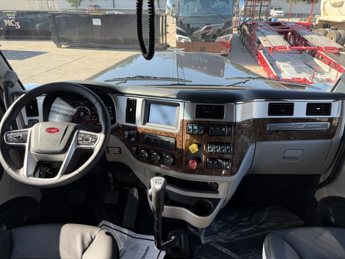 2026 Peterbilt 589-63