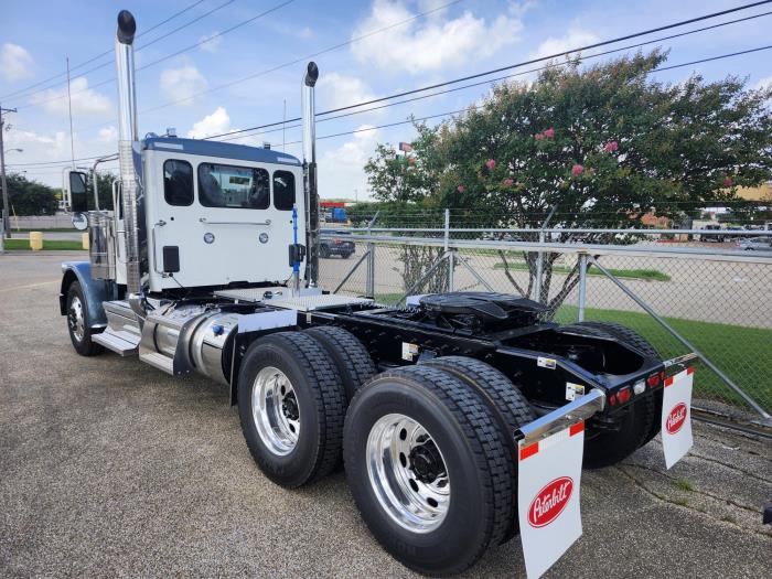 2026 Peterbilt 589-3