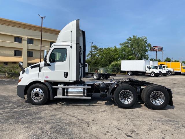 2020 Freightliner Cascadia-2