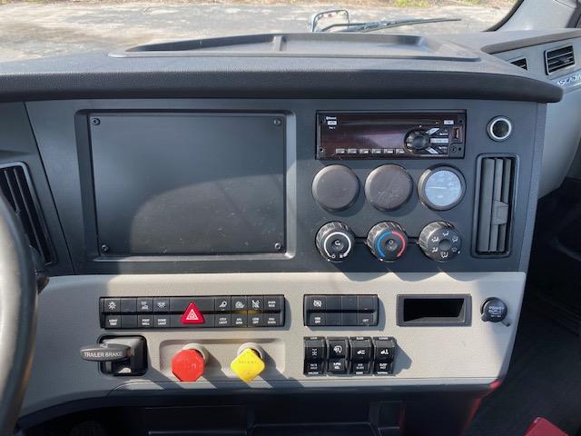 2020 Freightliner Cascadia-19