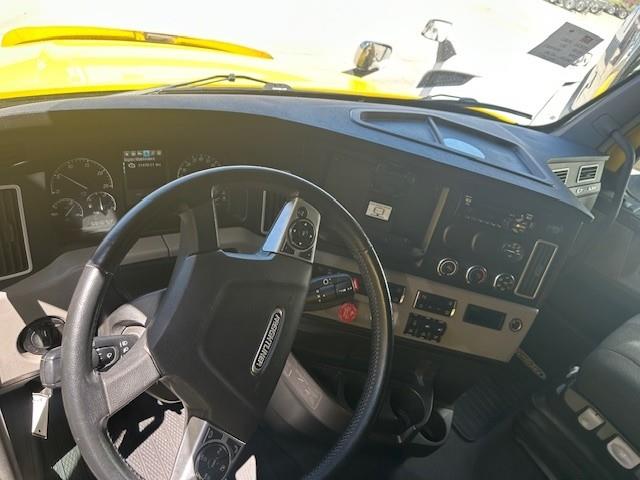 2021 Freightliner Cascadia-5