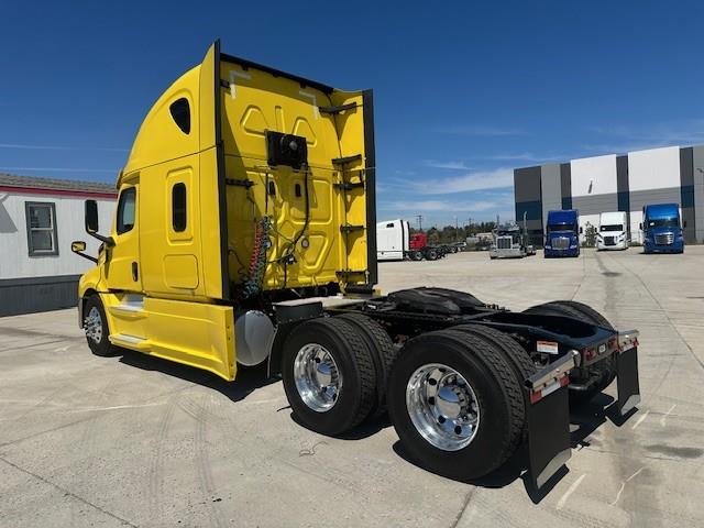 2021 Freightliner Cascadia-2