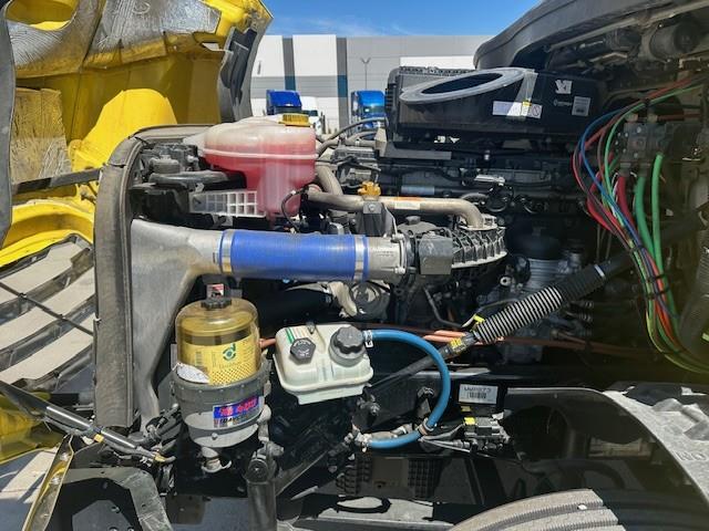 2021 Freightliner Cascadia-9