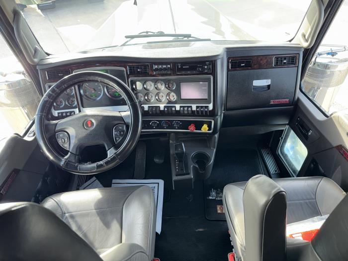 2023 Kenworth W900-18