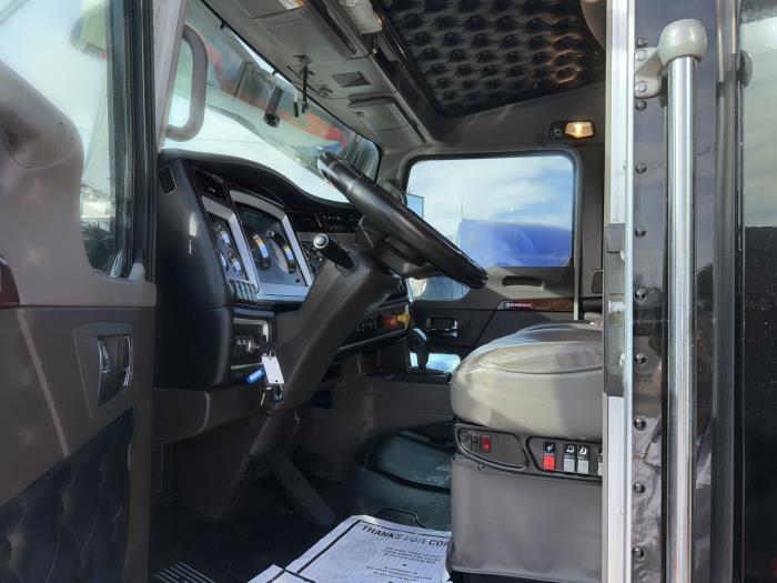 2023 Kenworth W900-25