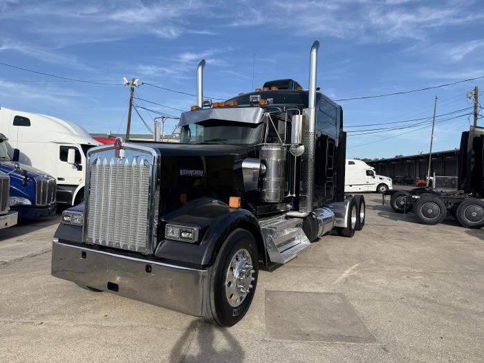 2023 Kenworth W900-29