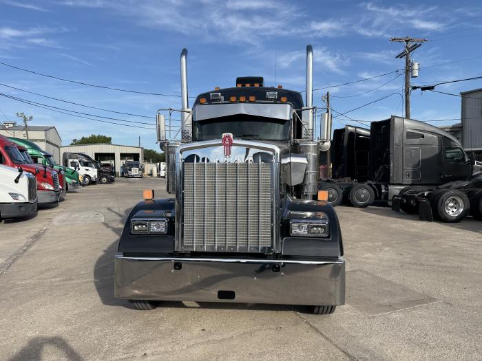 2023 Kenworth W900-31