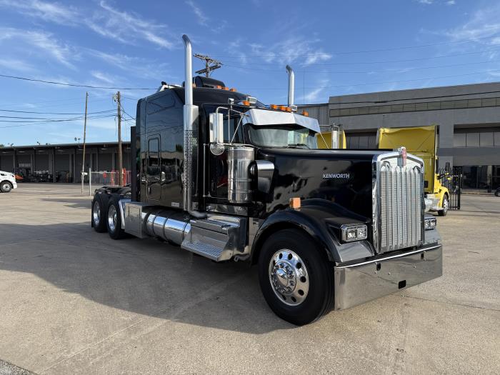 2023 Kenworth W900-35