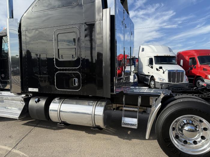 2023 Kenworth W900-48