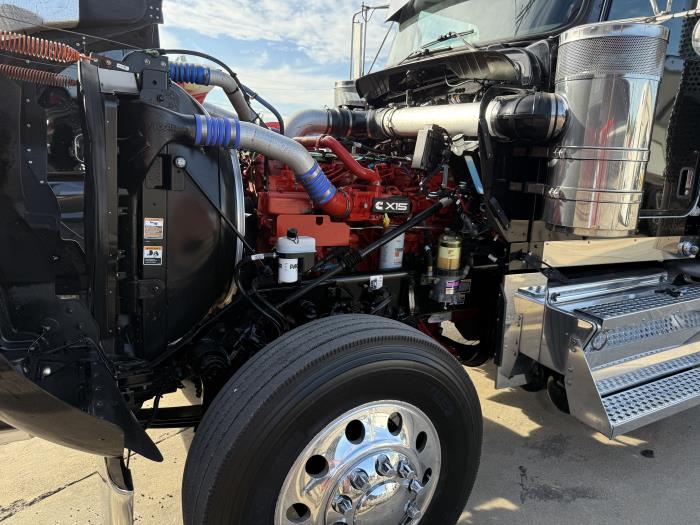 2023 Kenworth W900-51