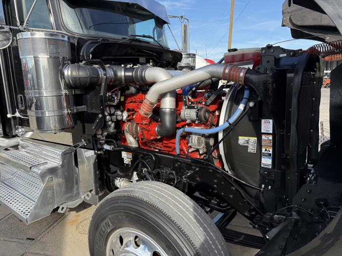 2023 Kenworth W900-52