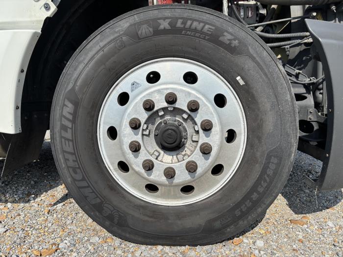 2021 International LT625-4
