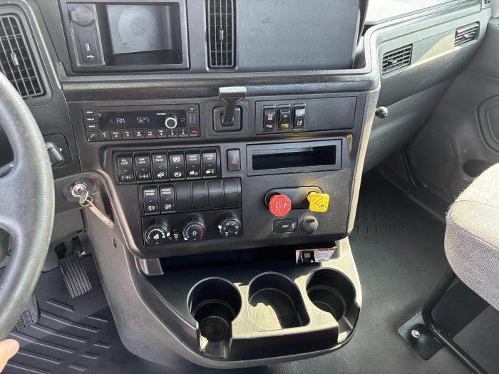 2021 International LT625-6