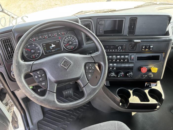2021 International LT625-16