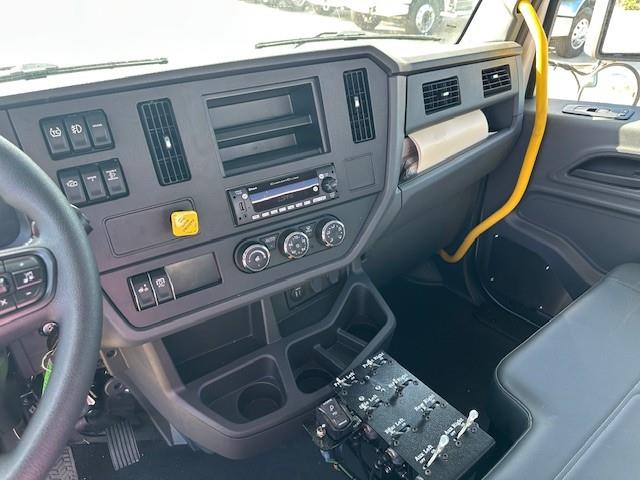 2025 Peterbilt 536-18
