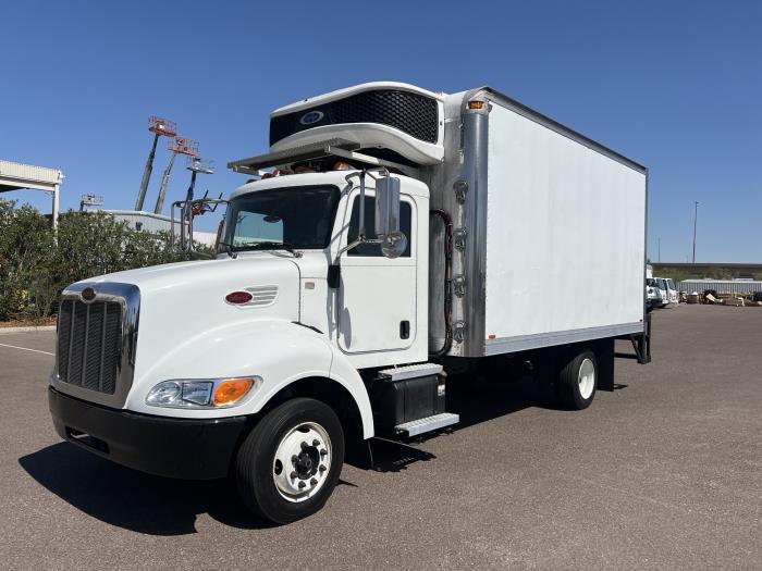 2018 Peterbilt 325-1