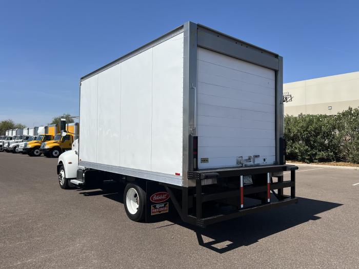 2018 Peterbilt 325-6