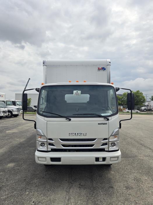 2025 Isuzu NRR photo 3