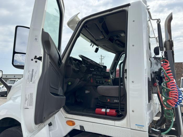 2021 International LT625-15