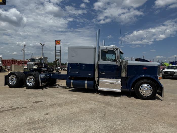 2026 Peterbilt 589-17