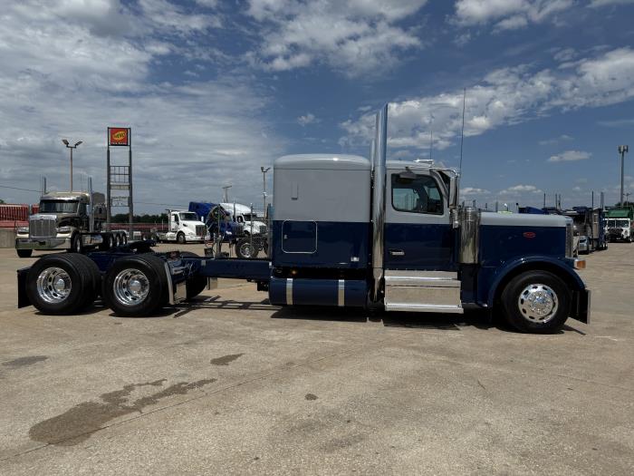 2026 Peterbilt 589-18