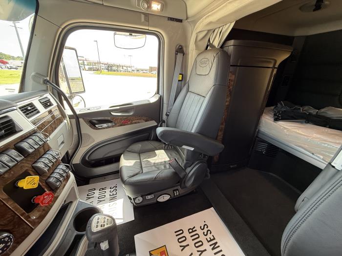 2026 Peterbilt 589-30