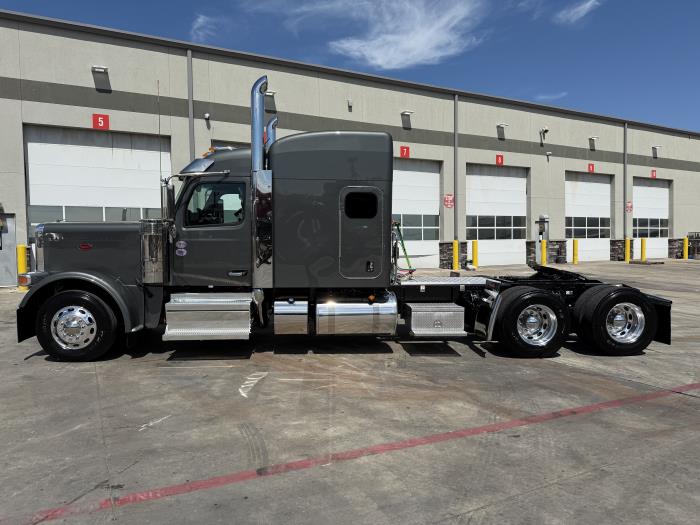 2026 Peterbilt 589-4