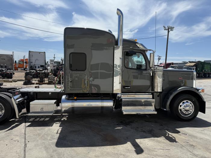 2026 Peterbilt 589-9