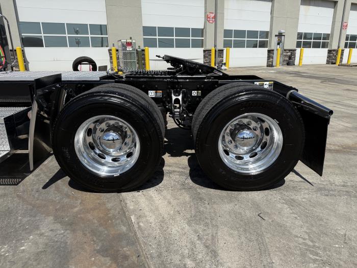 2026 Peterbilt 589-17