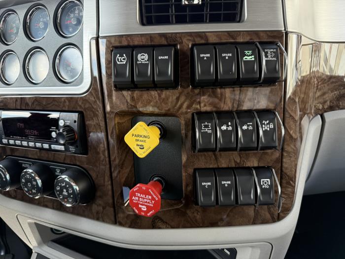 2026 Peterbilt 589-36