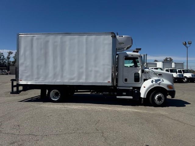 2018 Peterbilt 325-4