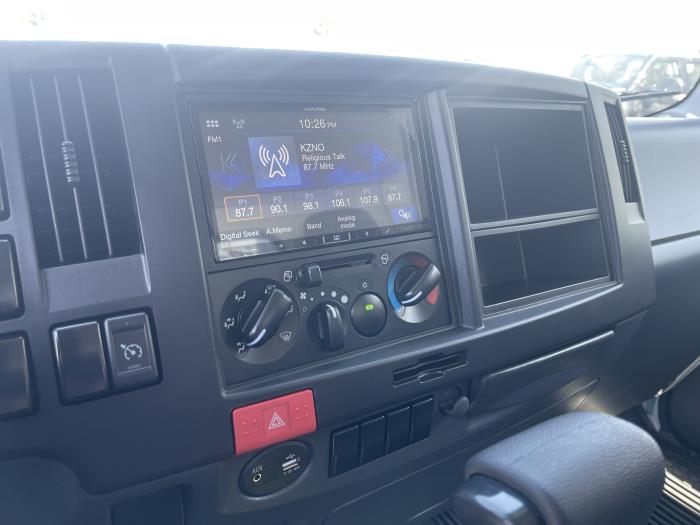 2025 Isuzu NRR-17