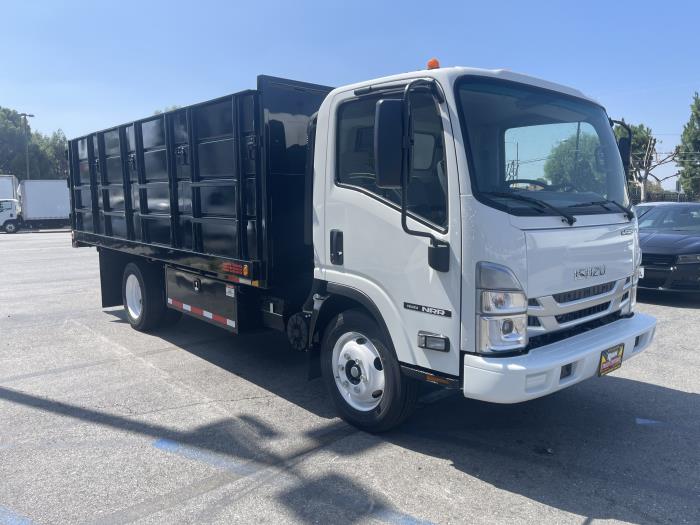 2025 Isuzu NRR-7