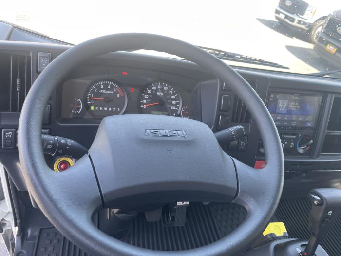 2025 Isuzu NRR-20