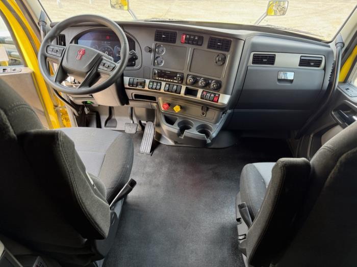 2024 Kenworth T680-1