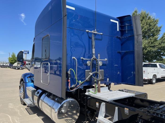 2023 Peterbilt 579-13