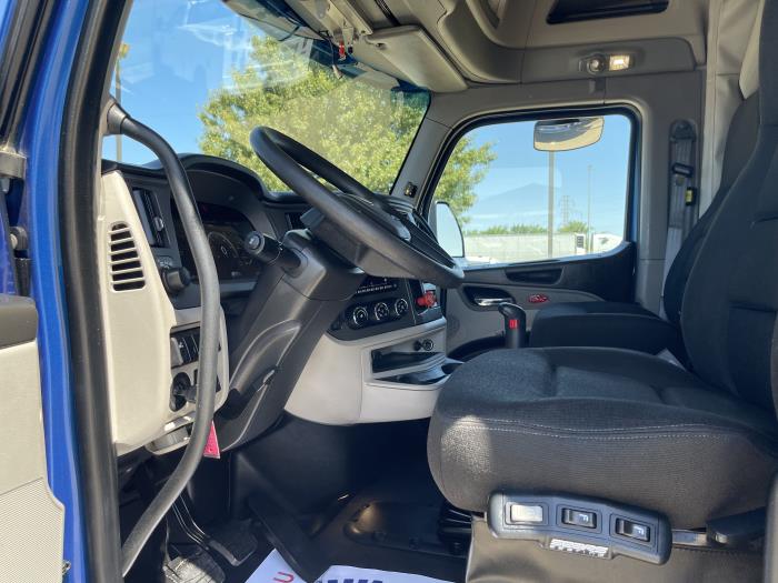 2023 Peterbilt 579-17