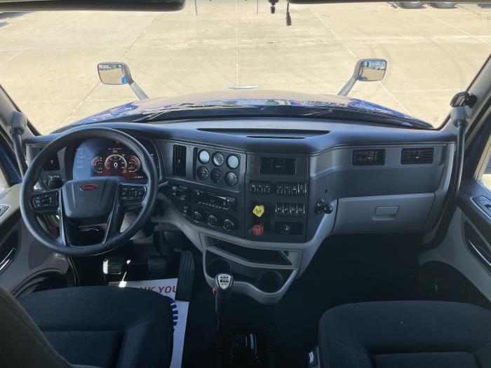 2023 Peterbilt 579-28