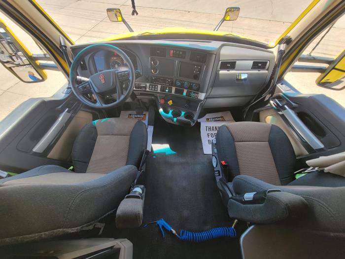 2023 Kenworth T680-21