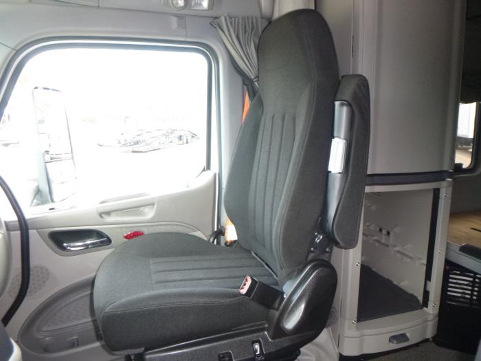 2020 Peterbilt 579-14