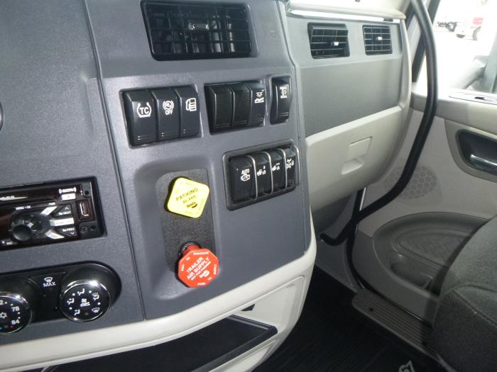 2020 Peterbilt 579-18