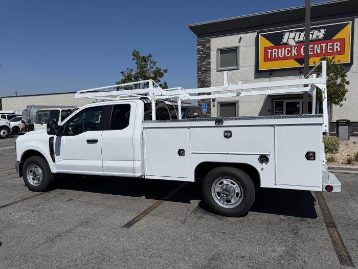 2025 Ford F-350-2
