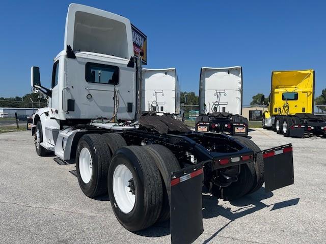 2020 Peterbilt 567-4