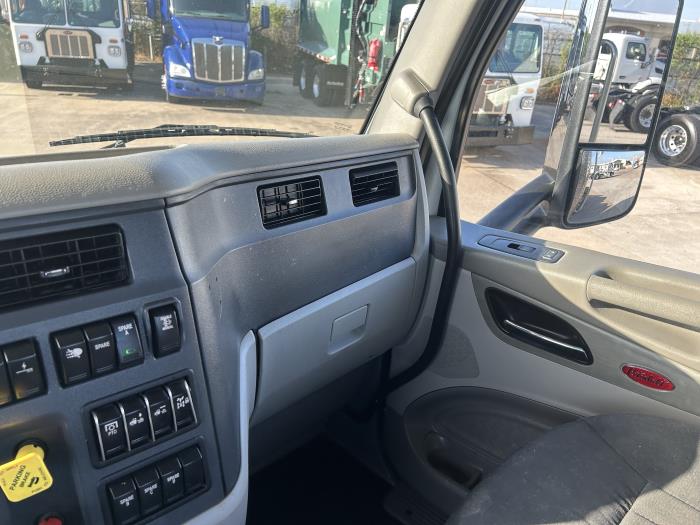 2020 Peterbilt 579-27