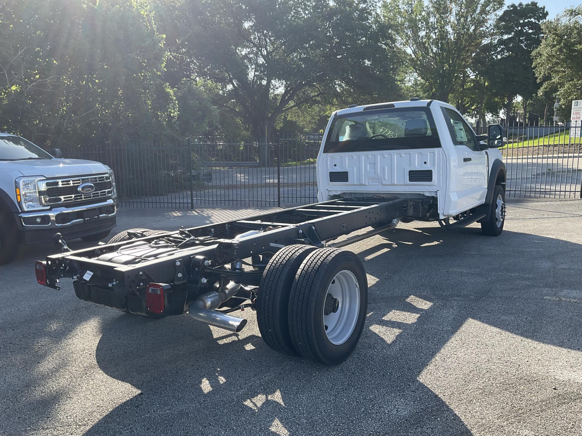 New 2025 Ford F-550 XL Regular Cab Cab Chassis for sale #1918979 - photo 2