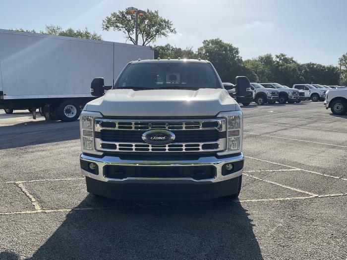 2025 Ford F-350 XL photo 2
