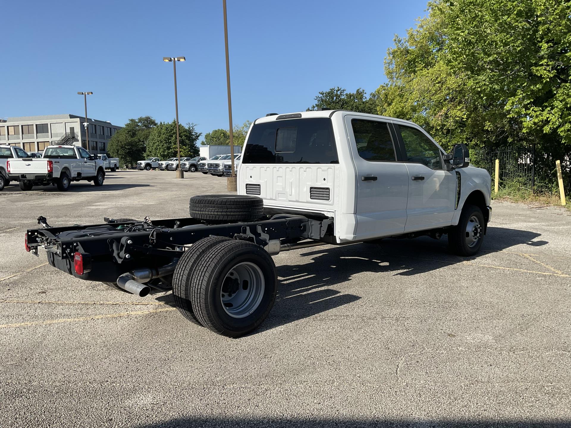 New 2025 Ford F-350 XL Crew Cab 4x4 Cab Chassis for sale #1918903 - photo 7