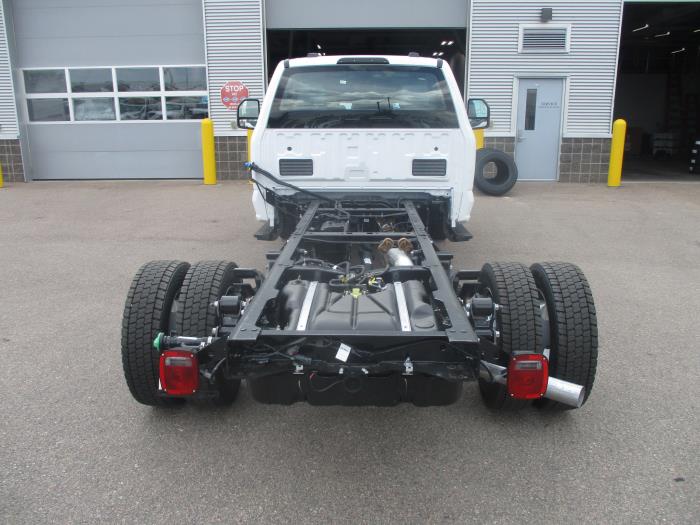 2025 Ford F-550-4