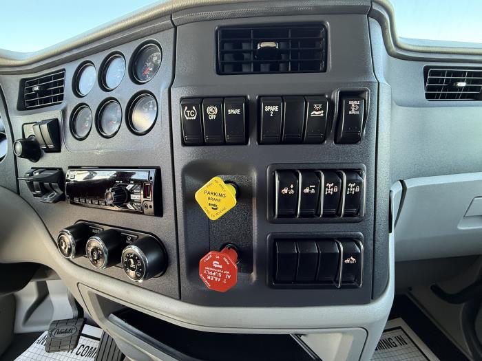 2020 Peterbilt 579-11