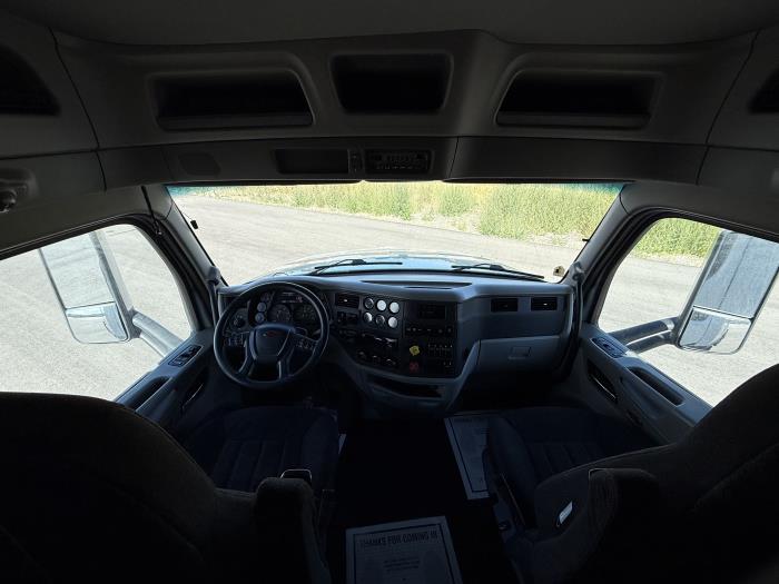 2020 Peterbilt 579-17